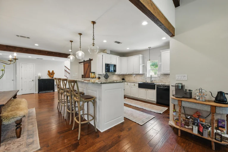 Colleyville kitchen island with cross-back seating